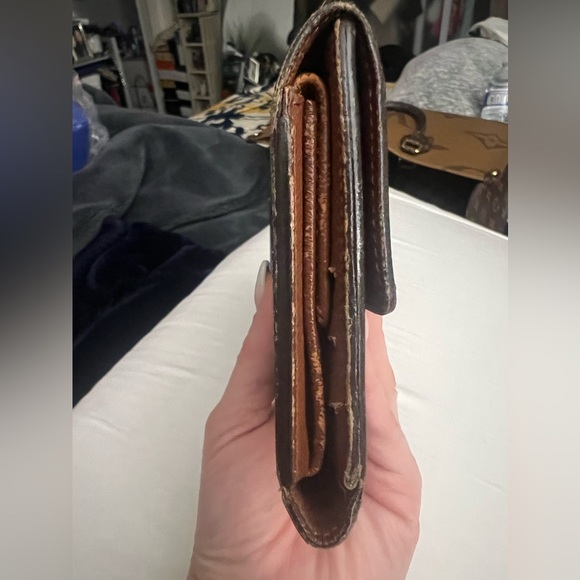 Authentic LV wallet - Picture 15 of 16